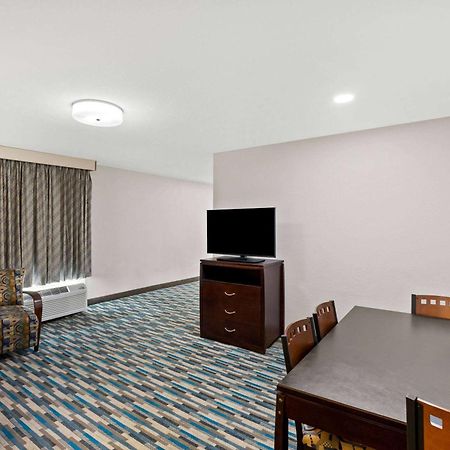Days Inn & Suites By Wyndham Mesa Near Phoenix Екстериор снимка