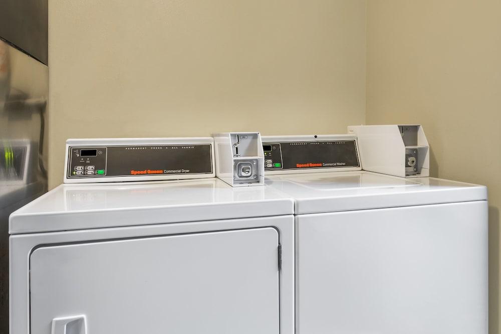 Days Inn & Suites By Wyndham Mesa Near Phoenix Екстериор снимка