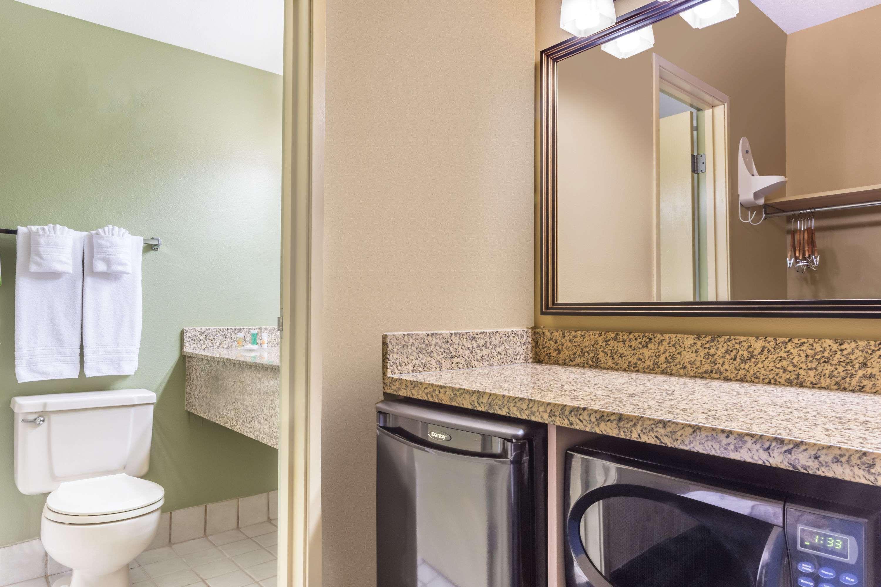 Days Inn & Suites By Wyndham Mesa Near Phoenix Екстериор снимка