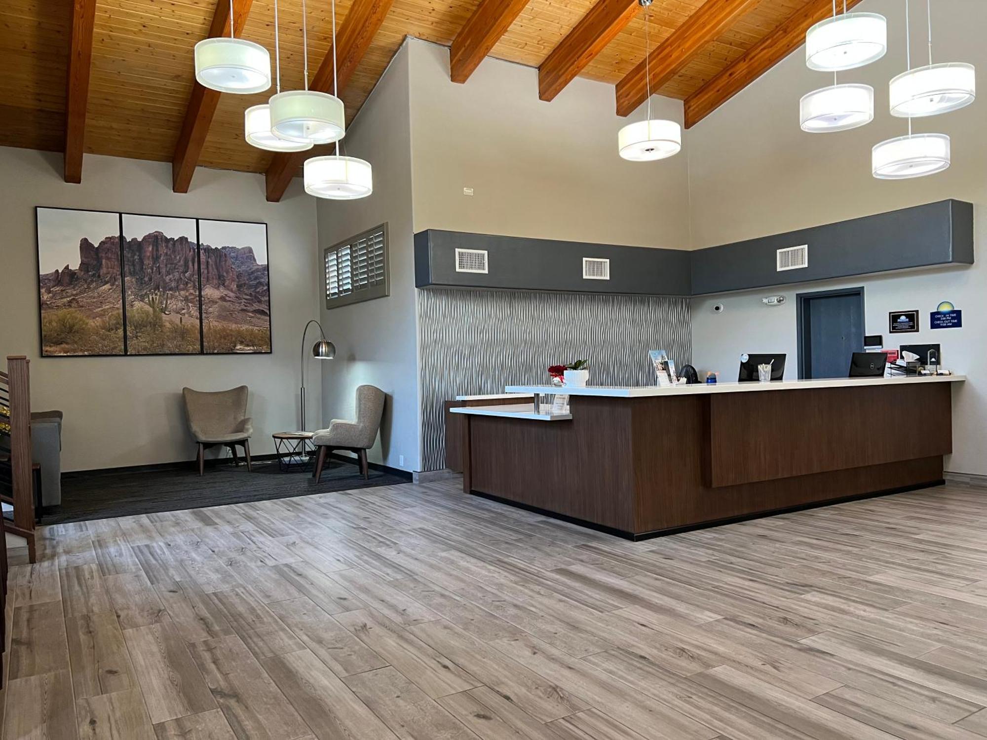 Days Inn & Suites By Wyndham Mesa Near Phoenix Екстериор снимка