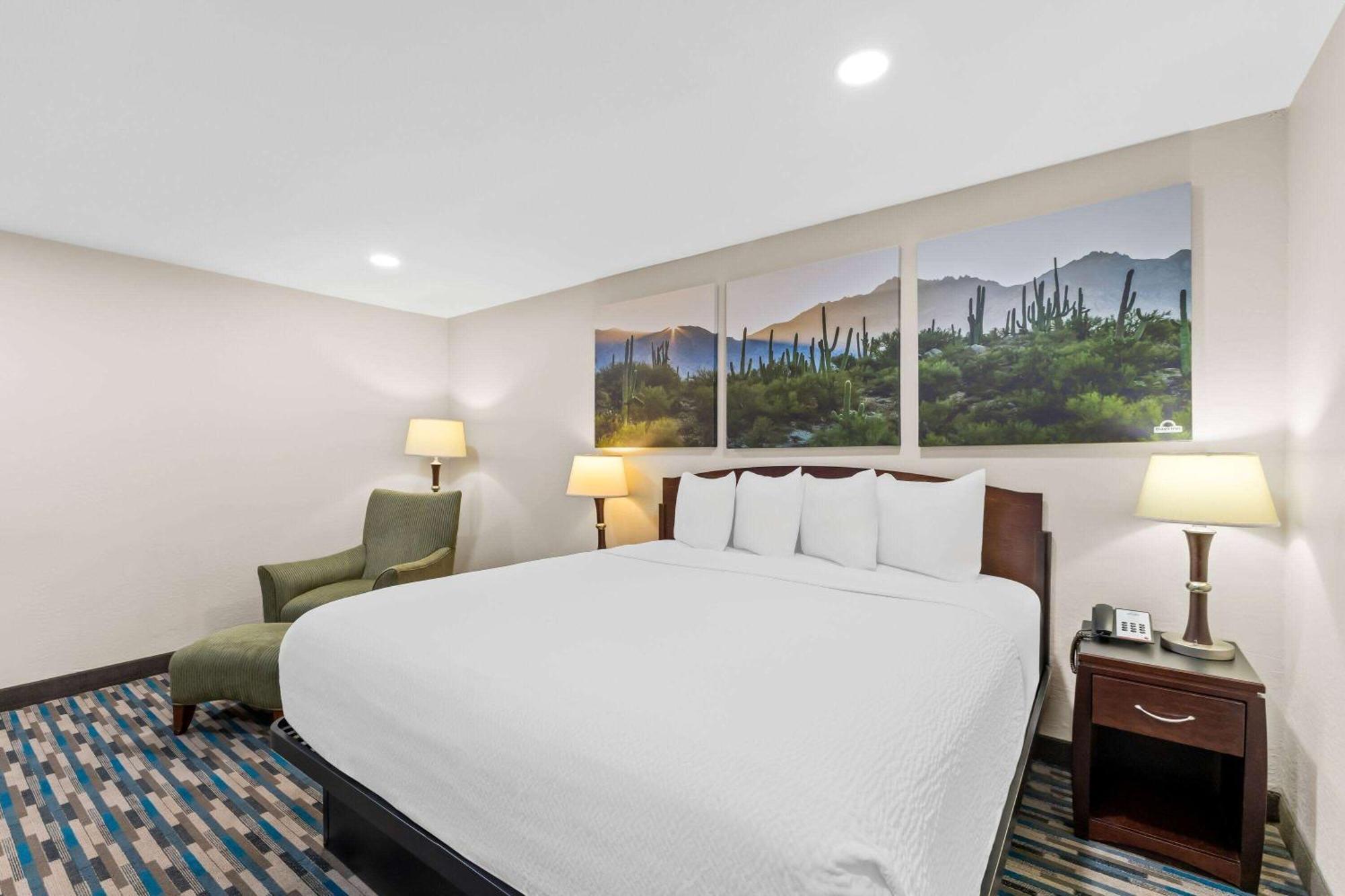 Days Inn & Suites By Wyndham Mesa Near Phoenix Екстериор снимка