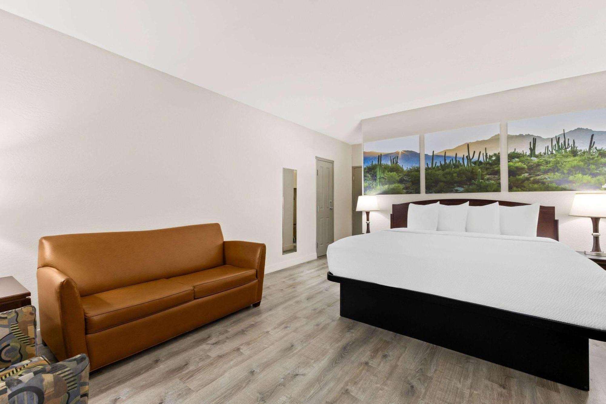 Days Inn & Suites By Wyndham Mesa Near Phoenix Екстериор снимка