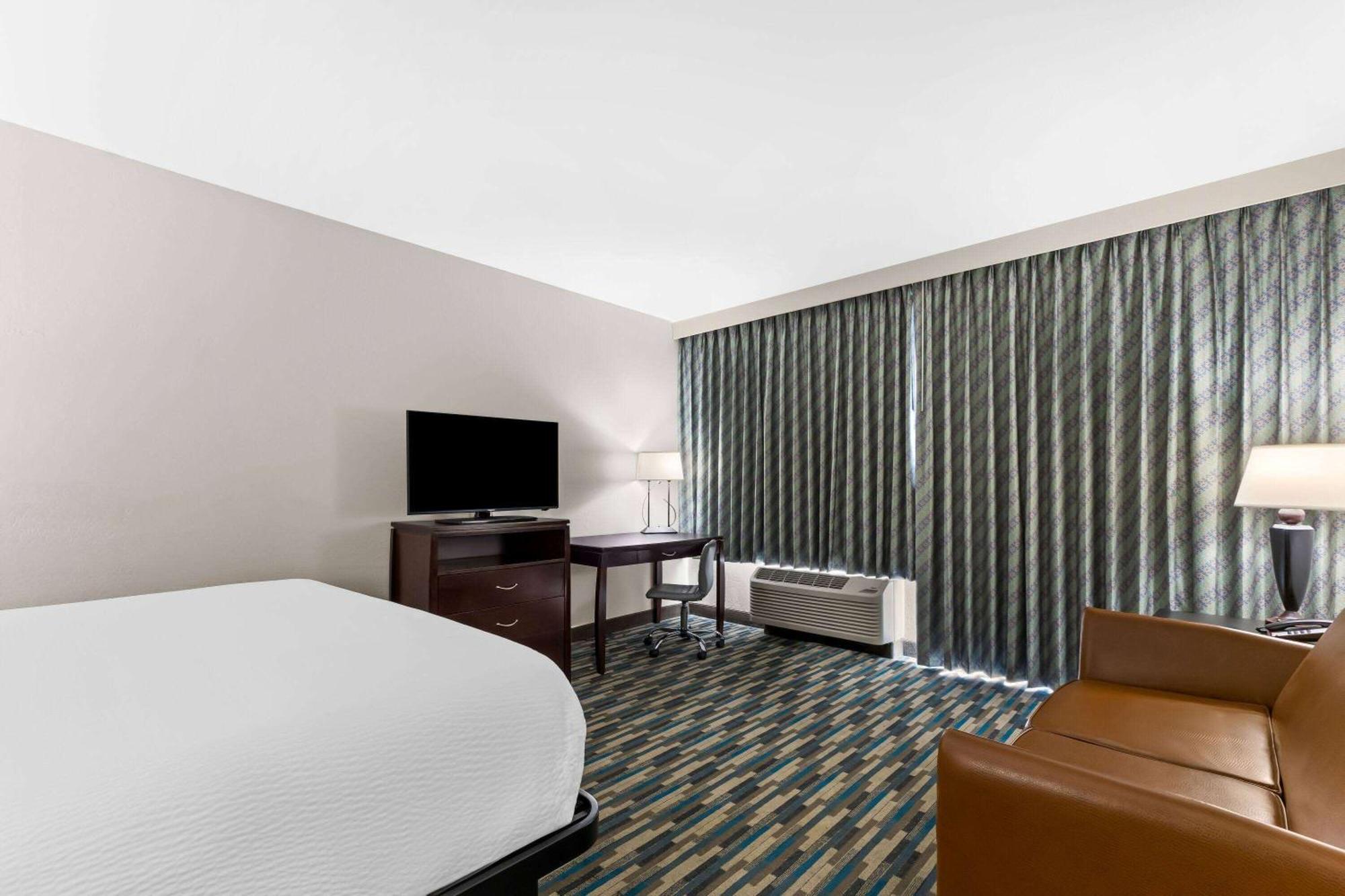 Days Inn & Suites By Wyndham Mesa Near Phoenix Екстериор снимка