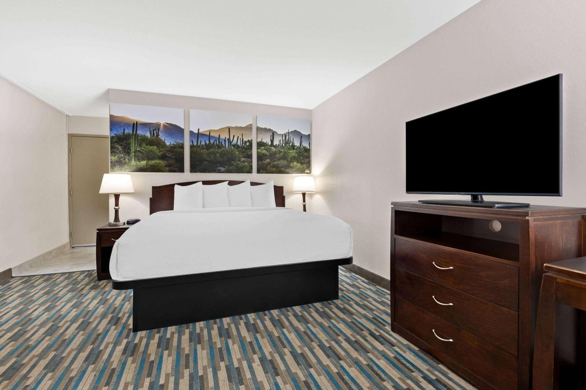 Days Inn & Suites By Wyndham Mesa Near Phoenix Екстериор снимка