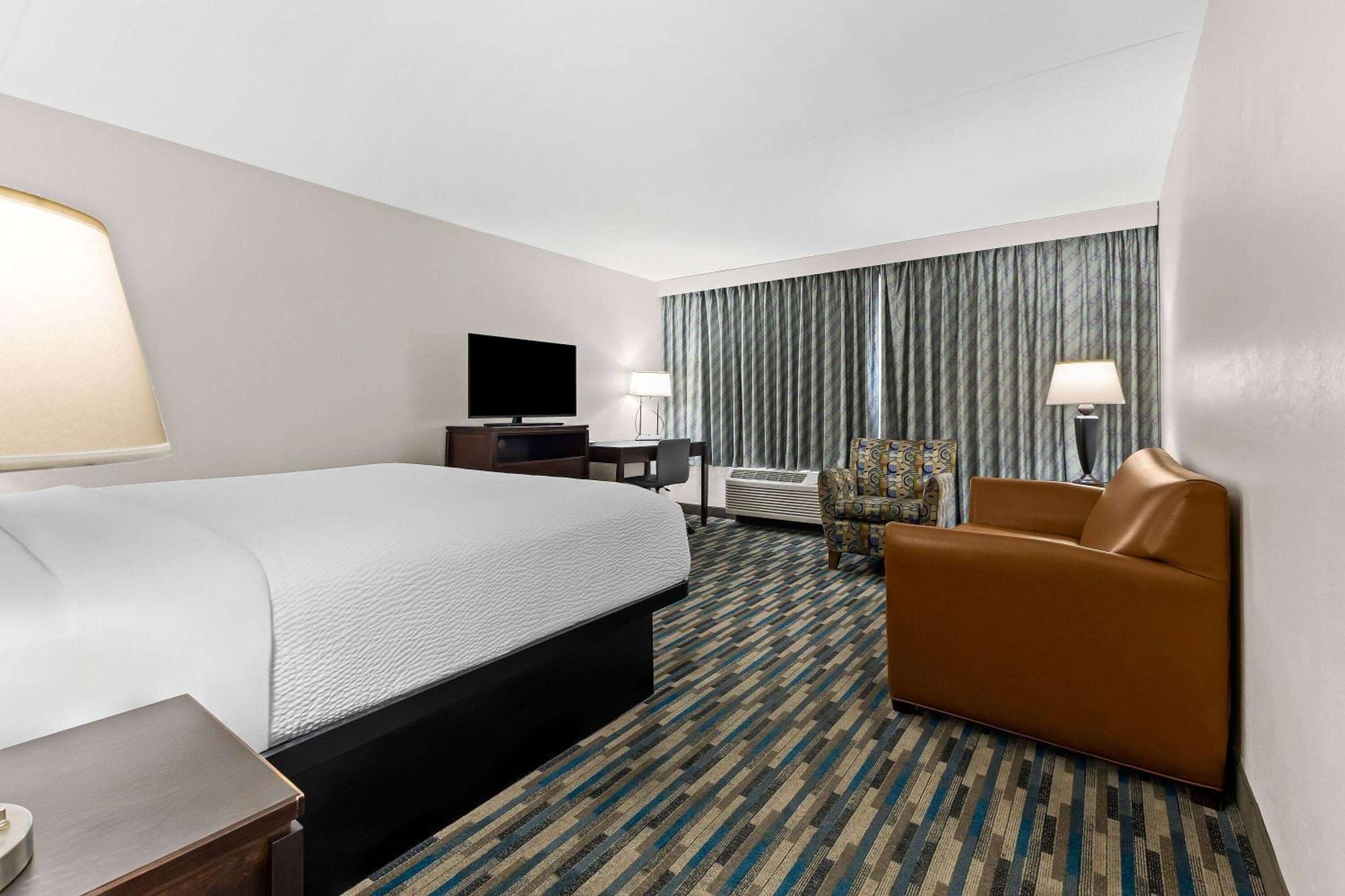 Days Inn & Suites By Wyndham Mesa Near Phoenix Екстериор снимка