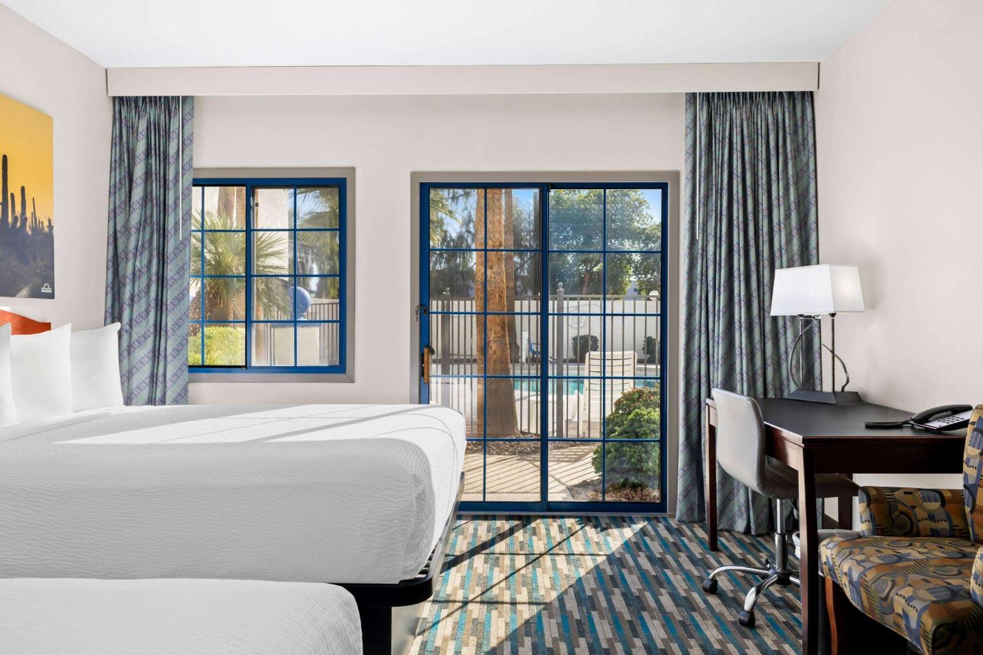 Days Inn & Suites By Wyndham Mesa Near Phoenix Екстериор снимка