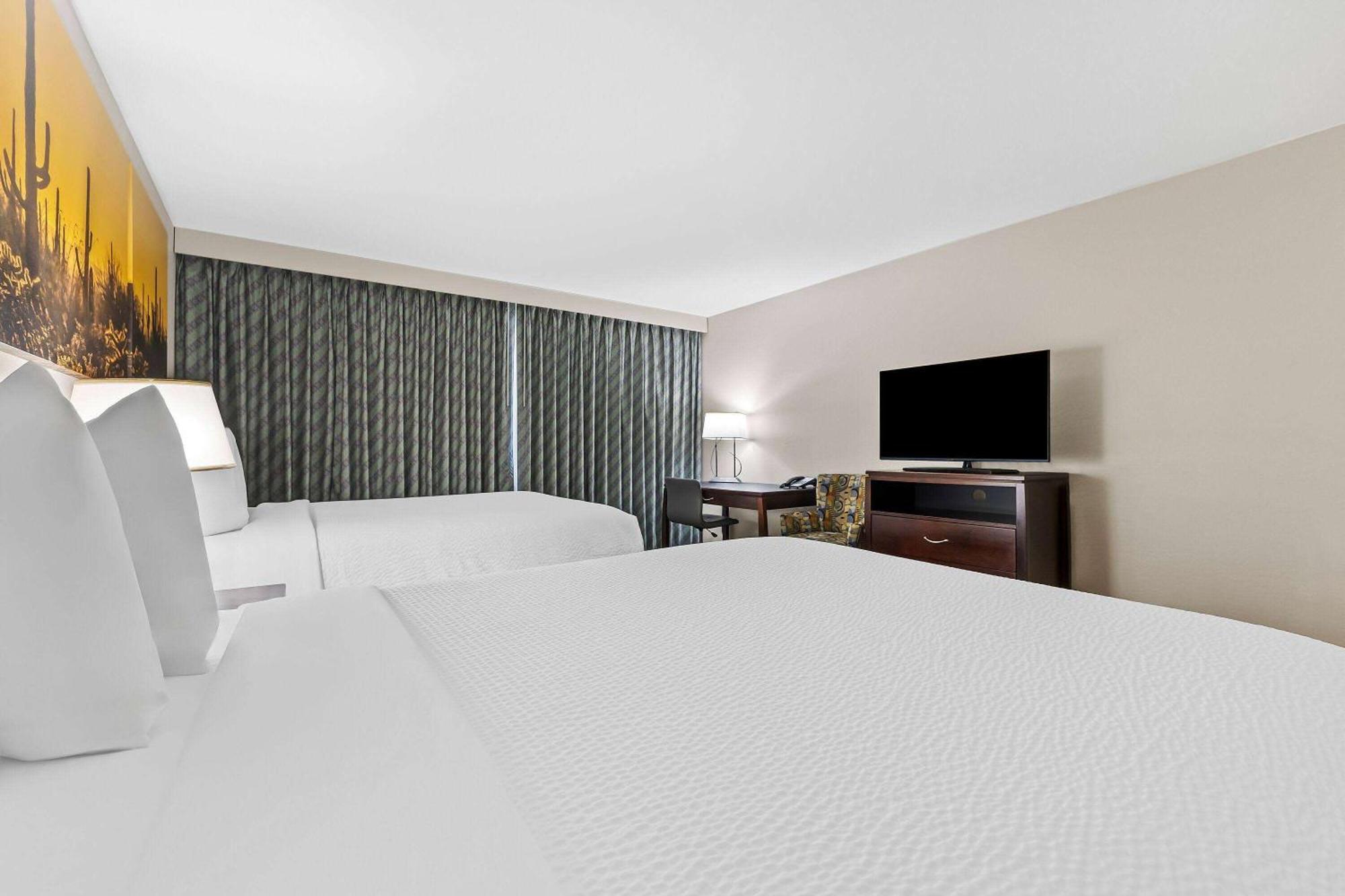 Days Inn & Suites By Wyndham Mesa Near Phoenix Екстериор снимка