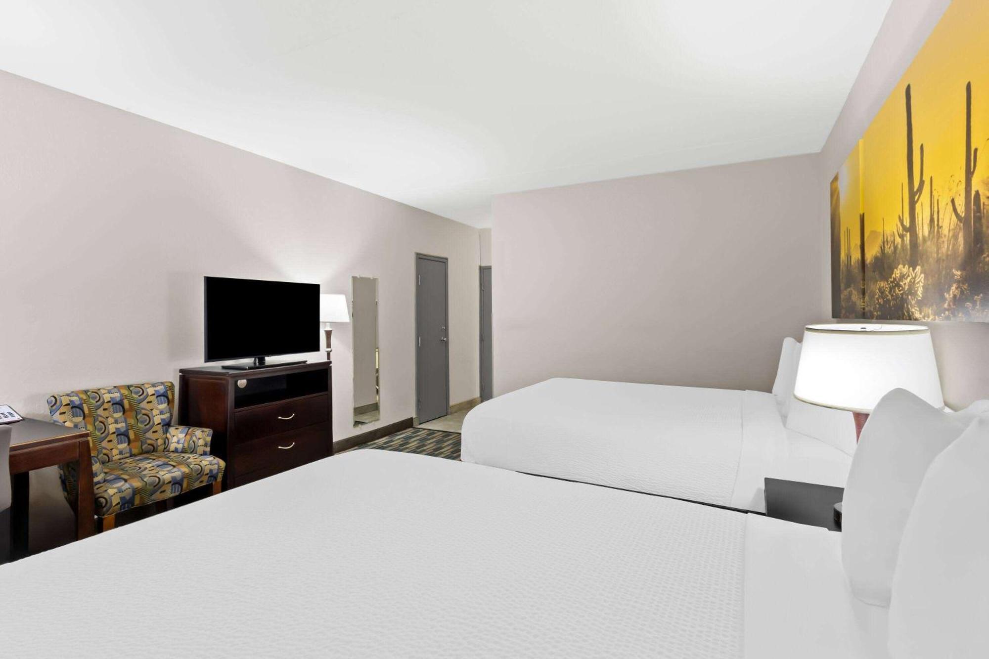 Days Inn & Suites By Wyndham Mesa Near Phoenix Екстериор снимка