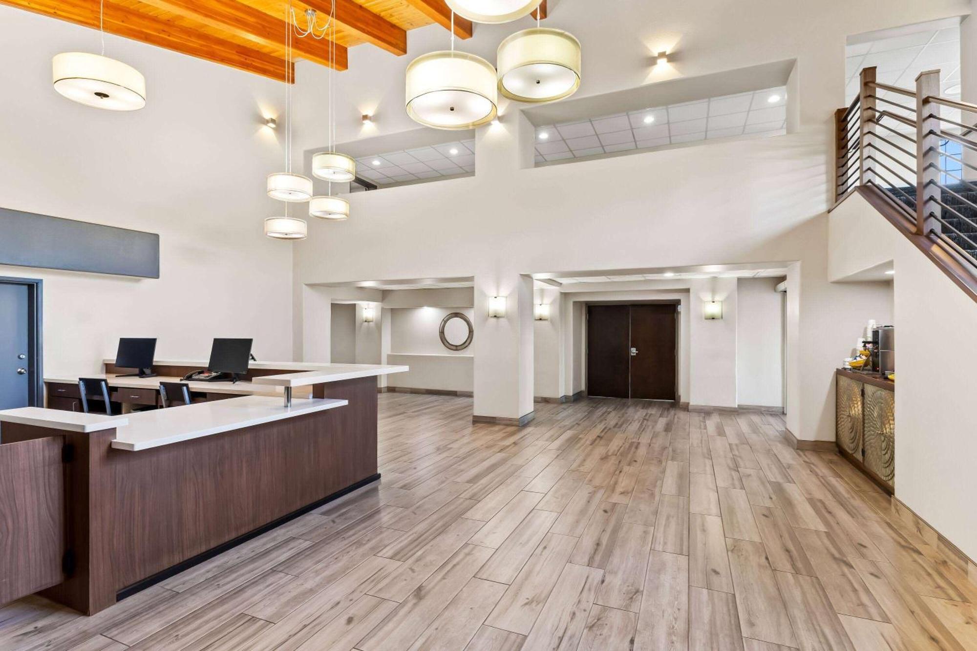 Days Inn & Suites By Wyndham Mesa Near Phoenix Екстериор снимка
