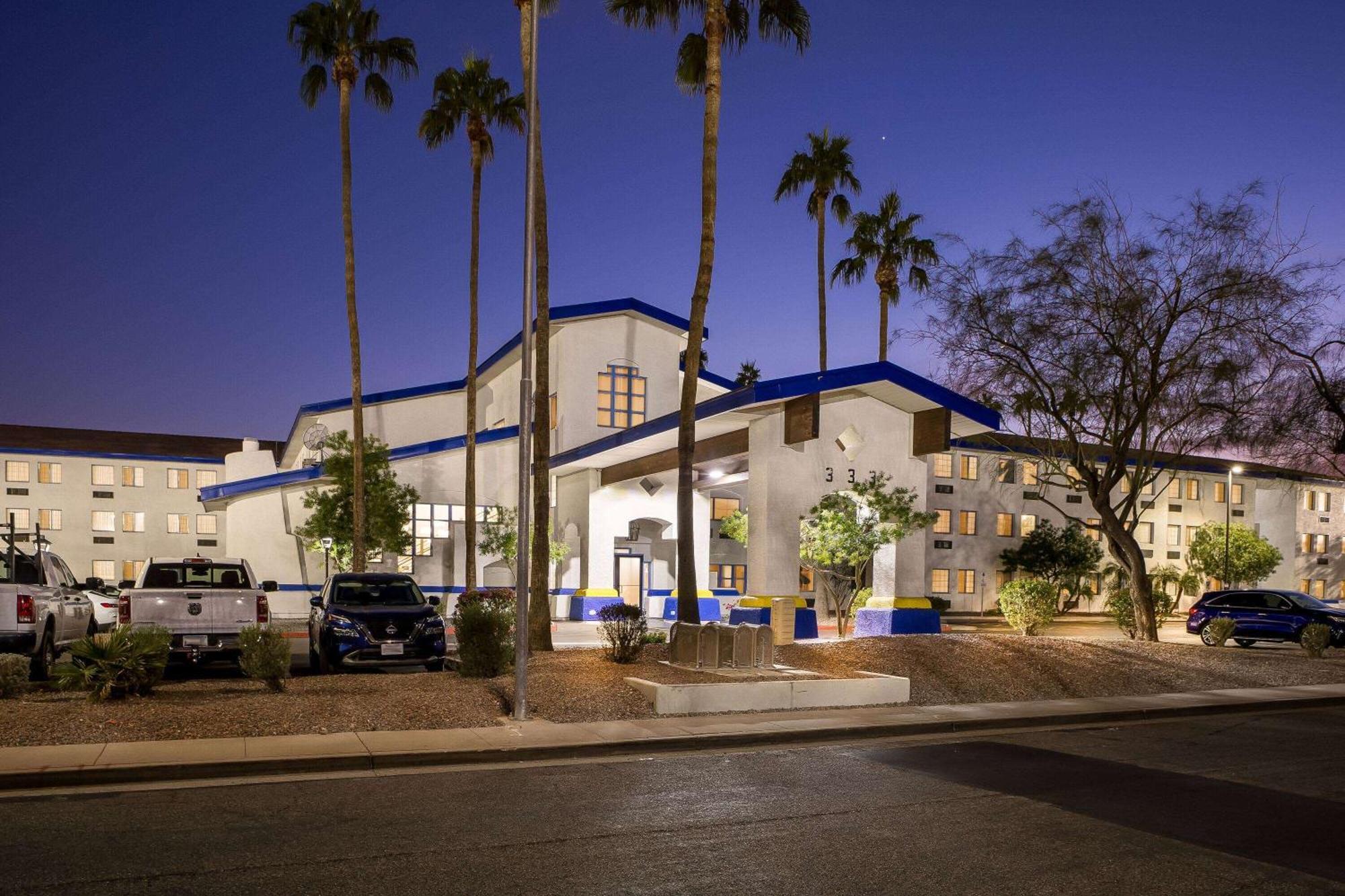 Days Inn & Suites By Wyndham Mesa Near Phoenix Екстериор снимка