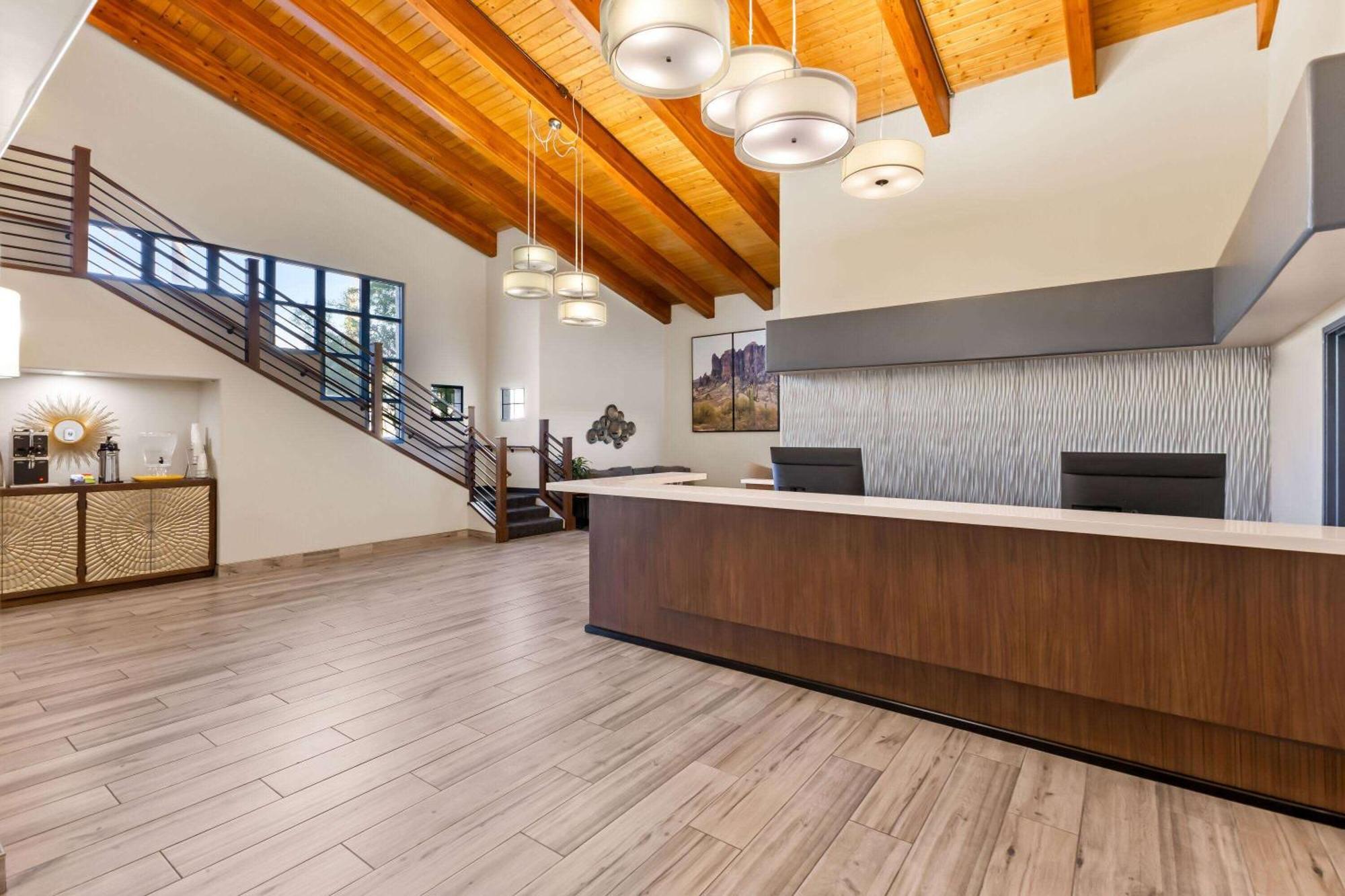 Days Inn & Suites By Wyndham Mesa Near Phoenix Екстериор снимка